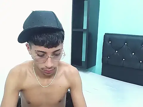 XXX chat uživo modela brayan__hot__