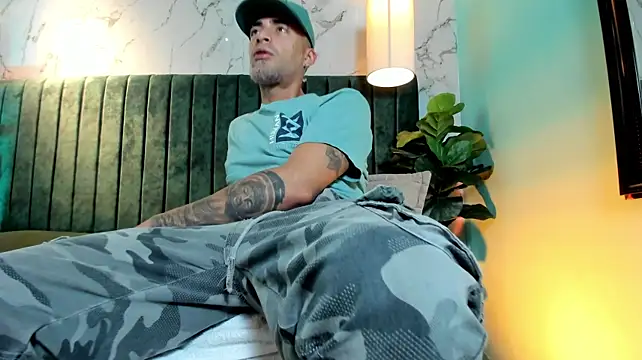 DrakeNeumann's Live XXX Chat