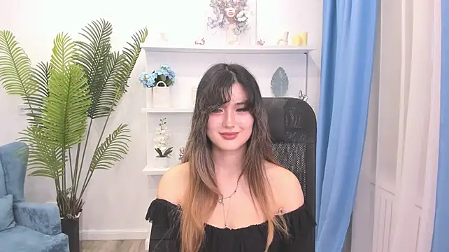AnneTLi Adlı Modelin Canlı XXX Sohbeti