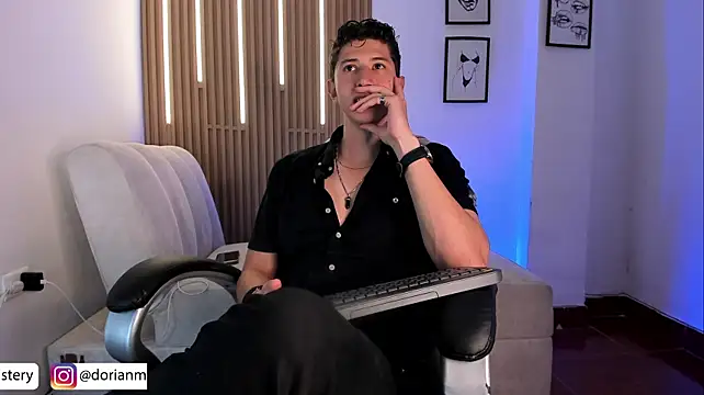 XXX chat uživo modela Dorianmistery2322_