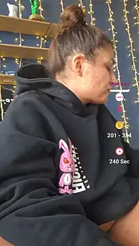 Hausverbot3's Live XXX Chat