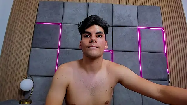 JhonyRiver Chat XXX in diretta