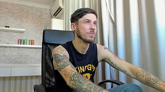 Chat XXX en directo de JonahShaw