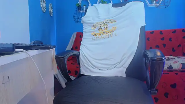 XXX chat uživo modela Ehkay_