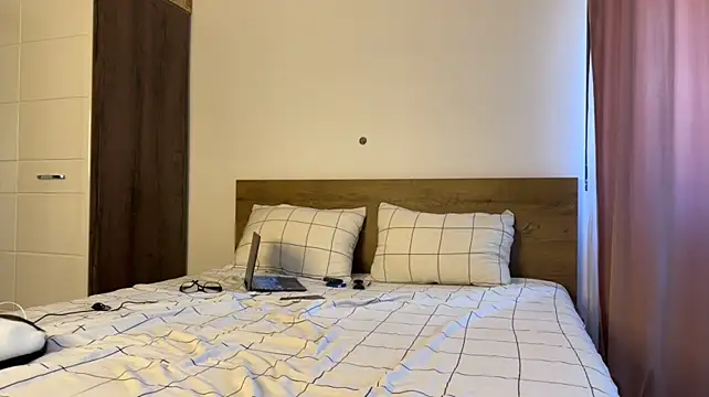 MathiasRay Adlı Modelin Canlı XXX Sohbeti
