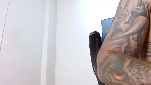Joeysexx2 Adlı Modelin Canlı XXX Sohbeti