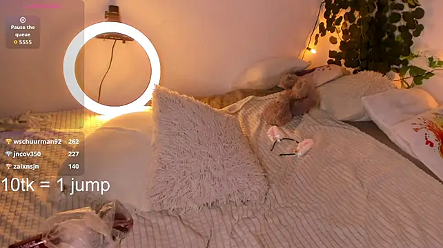 Czat XXX na żywo – White__SunnyLove