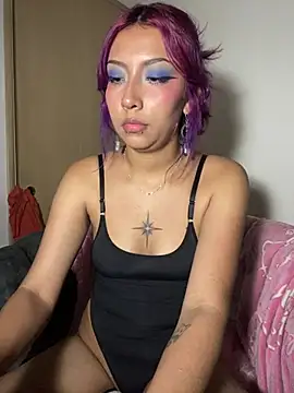 -RaaveenのライブXXXチャット