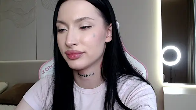 Chatroom XXX en direct de JenniferQueen11