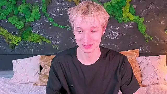 ADRIAN_LUKS Live XXX-Chat