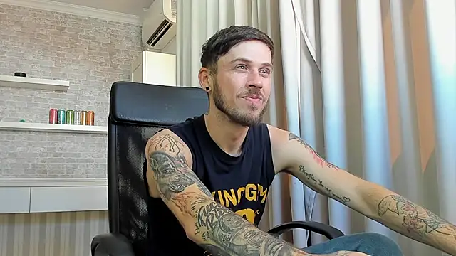 Chat XXX ao vivo de JonahShaw