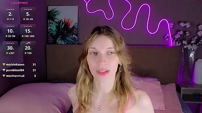 Emily_Cartex Chat XXX in diretta