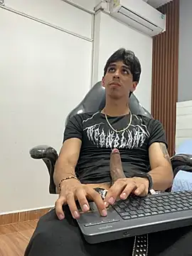 Онлайн чат XXX Kael_bickcock