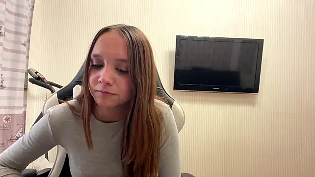 NadeneGutches: онлайн-секс-чат
