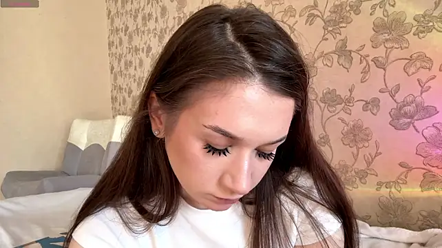 emilylovetokens' Live XXX Chat
