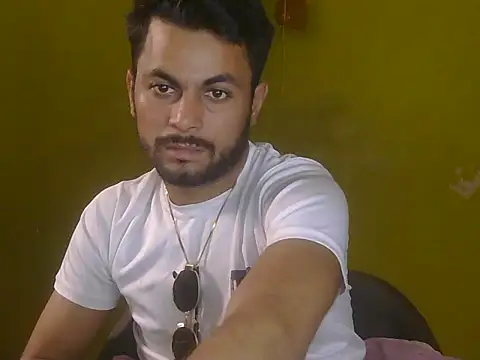 Stubborndesiboy – Naživo XXX chat