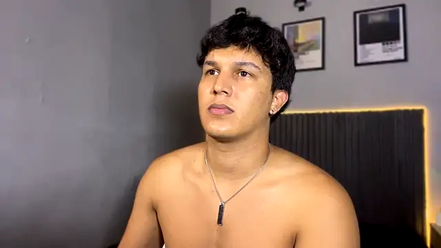 Онлайн чат XXX Leo_Savage_