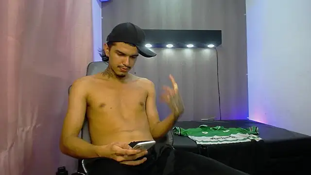 Tayson_Hot XXX чат на живо