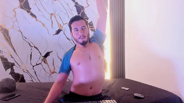 XXX chat uživo modela danthewolf