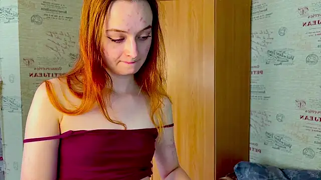 emi_less Adlı Modelin Canlı XXX Sohbeti