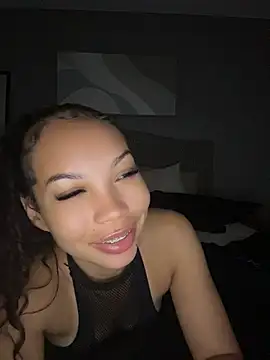 nikkiloveee Live XXX-chat