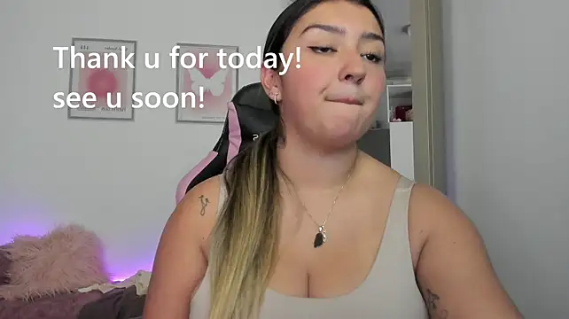 Chat XXX en directo de Melannyy_