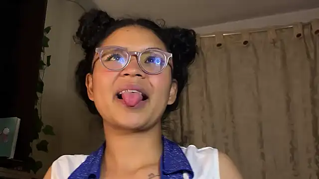 You_Ana31 Adlı Modelin Canlı XXX Sohbeti