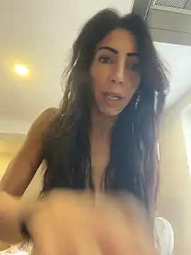 Chatroom XXX en direct de YasmineRiva