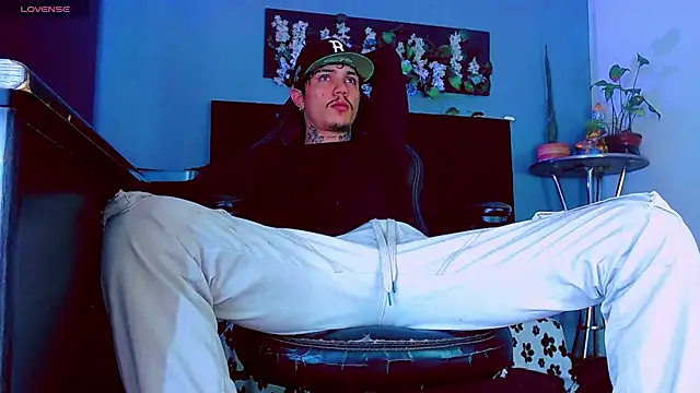 HannibalLester's Live XXX Chat