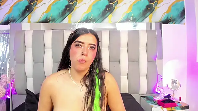 IsaDiiaz's Live Chat Room