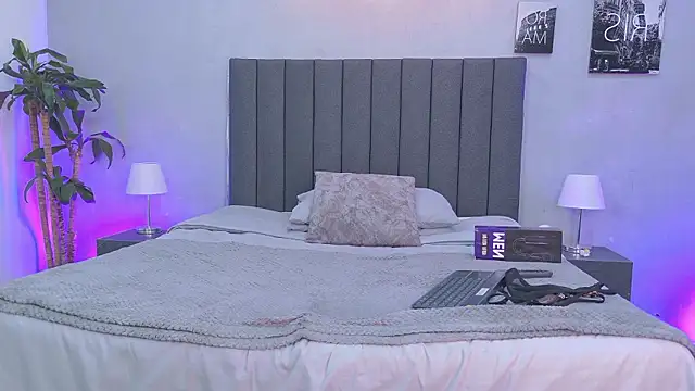 Zac_million Adlı Modelin Canlı XXX Sohbeti