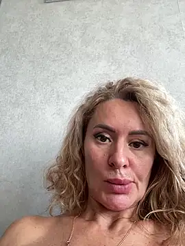 XXX chat uživo modela Tania201243
