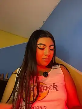 Laulin_TayyyX's Live XXX Chat