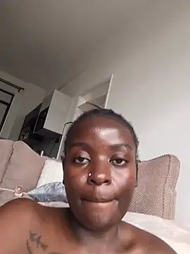 Chat +18 de bustytemptress1 ao vivo