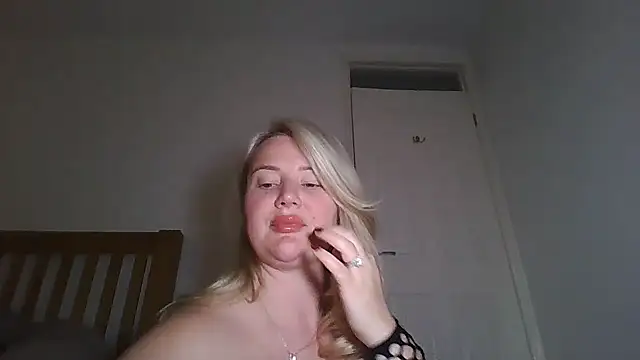 LactatingLiberty – Live XXX-chat