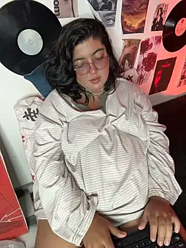 Roxana_rox 现场XXX聊天