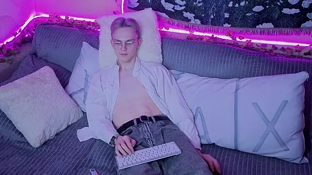 Živý XXX chat Midnight_gospell