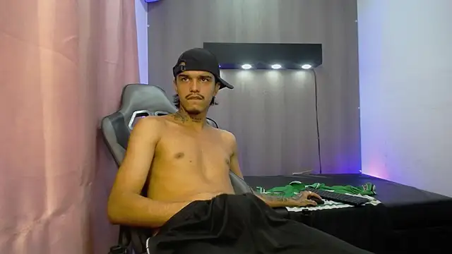Tayson_Hot's Live XXX Chat