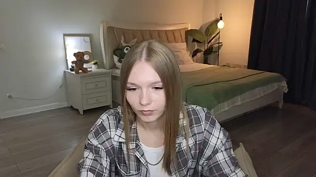 YuonneJoffe's Live XXX Chat