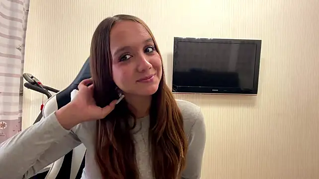 NadeneGutchesn Live XXX chat