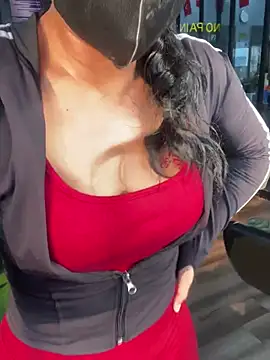 HoneyNana2000 Adlı Modelin Canlı XXX Sohbeti