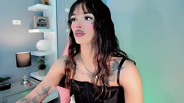 Chat XXX en directo de ExoticlanaDoll