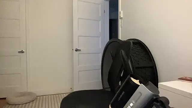 ThickDickMontreal XXX чат на живо