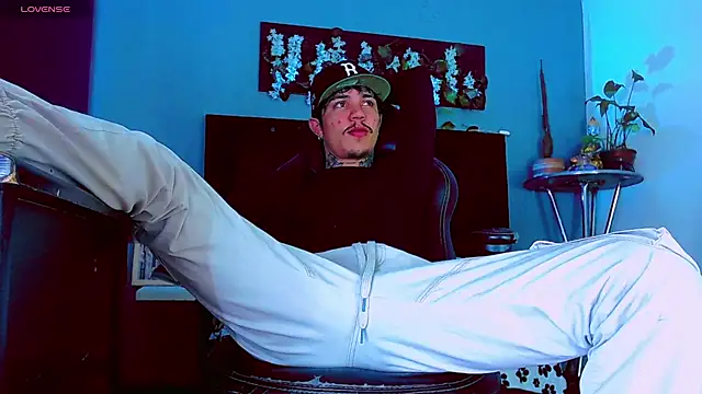 HannibalLester Live XXX-Chat
