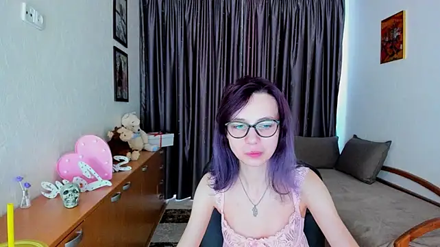 MiniLysiin Live XXX chat