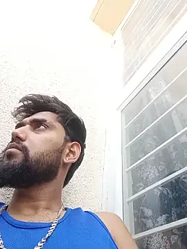 dhruvplayboy Adlı Modelin Canlı XXX Sohbeti