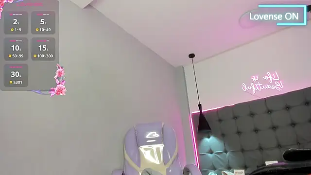 scarletcherry18's Live XXX Chat