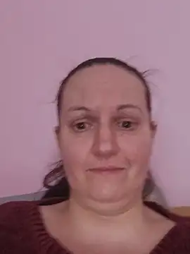 BustyLadyAlma's Live XXX Chat