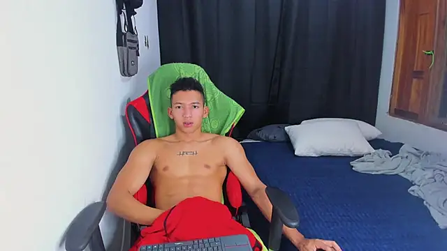 JuanchiT66 লাইভ XXX চ্যাট