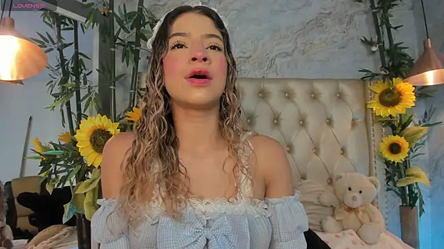 XXX chat uživo modela LittleeJaz